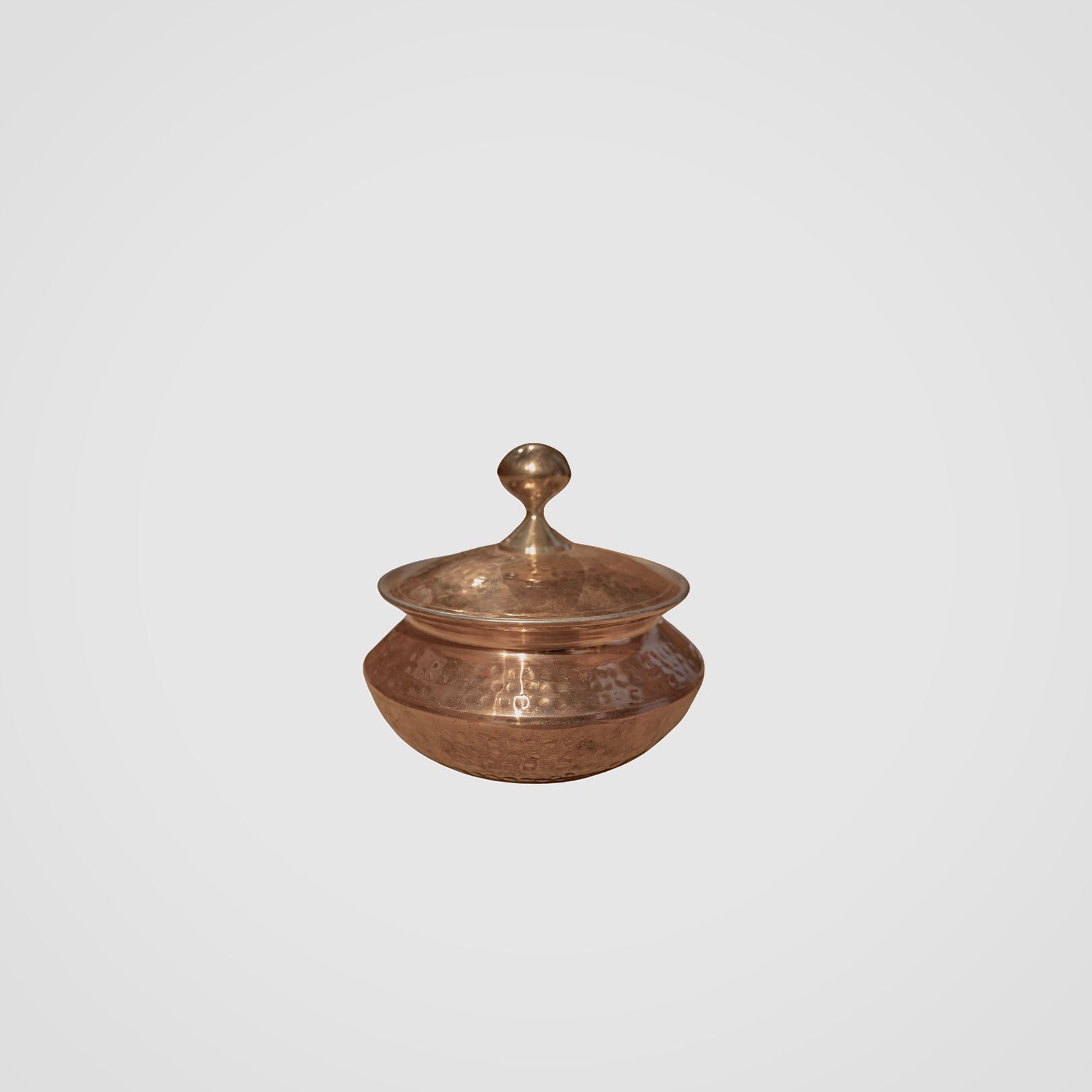 Baari front view with lid closed