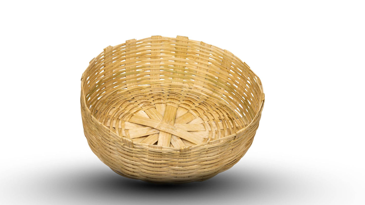 Handcrafted fruit basket : 24 cm x 24 cm x 7.5 cm