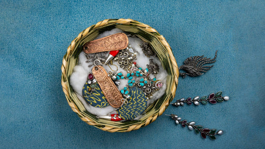 Small Ringal tray for knick knacks