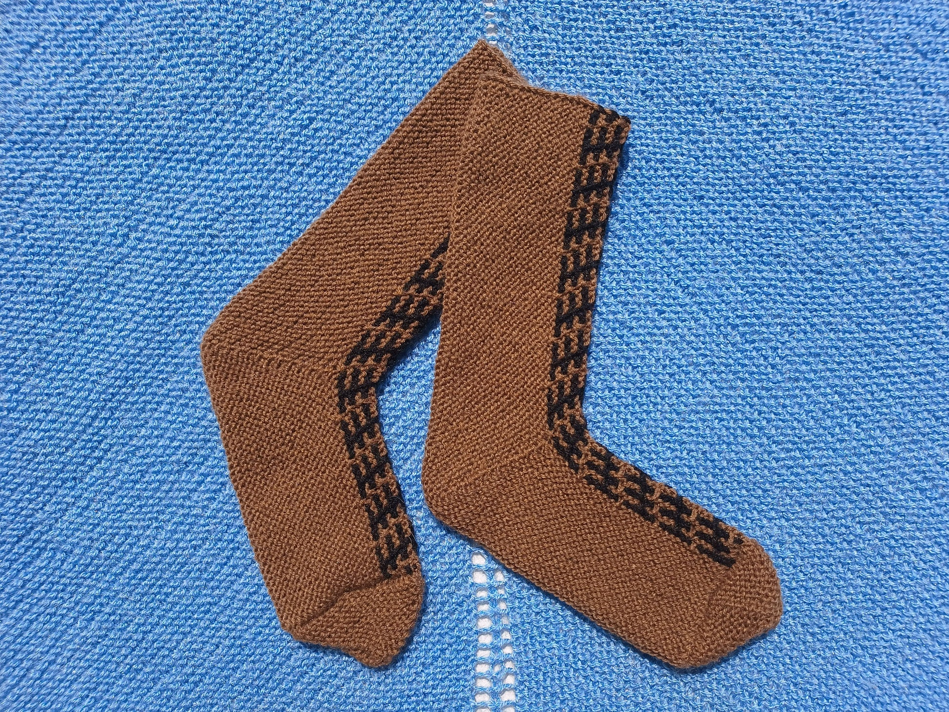 brown and black motif panel socks